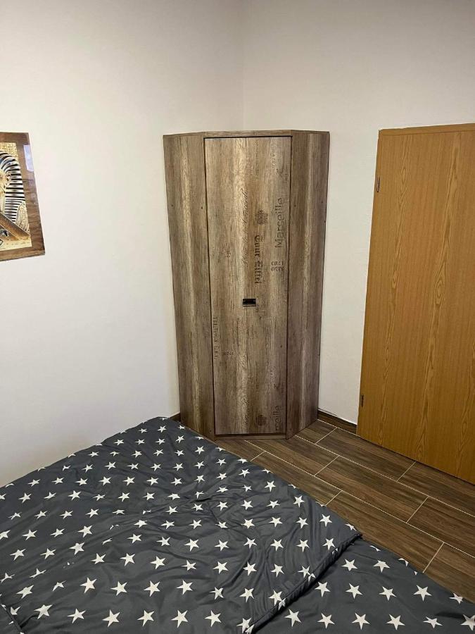 Apartma Mia Crni Kal Exterior photo